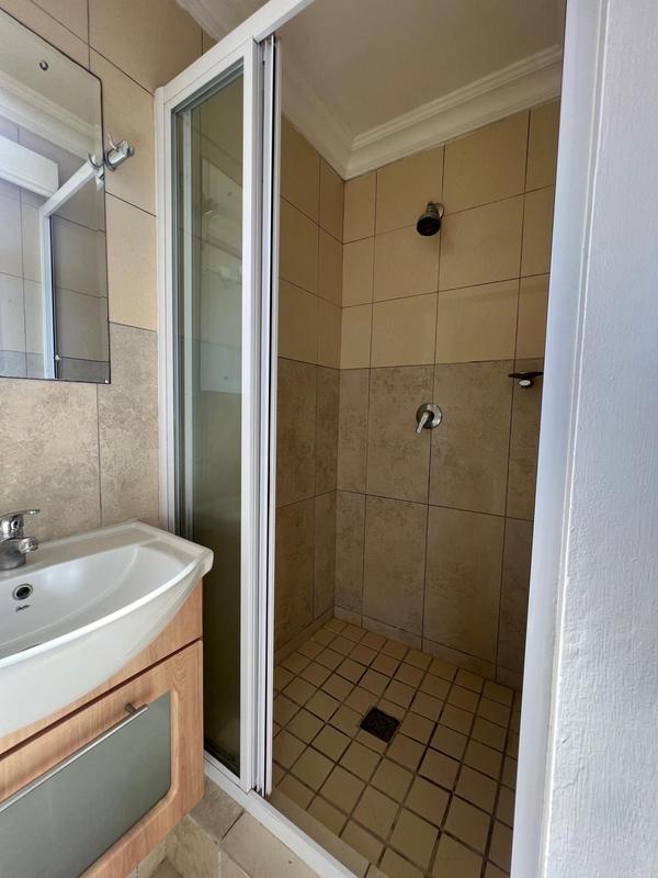 To Let 2 Bedroom Property for Rent in Belgravia Western Cape